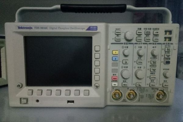 TDS3032C 300MHz 數(shù)字熒光示波器